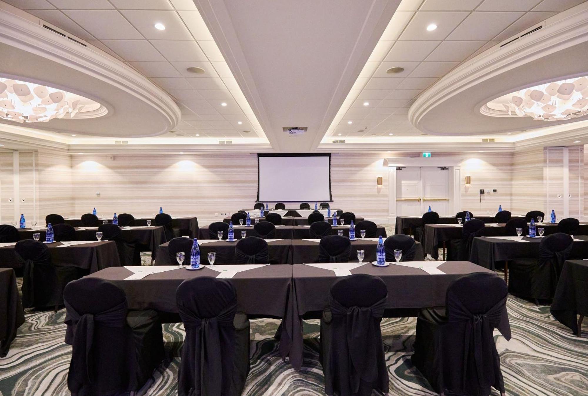 Holiday Inn Hotel & Suites St.Catharines-Niagara By Ihg Sainte-Catherine Dış mekan fotoğraf